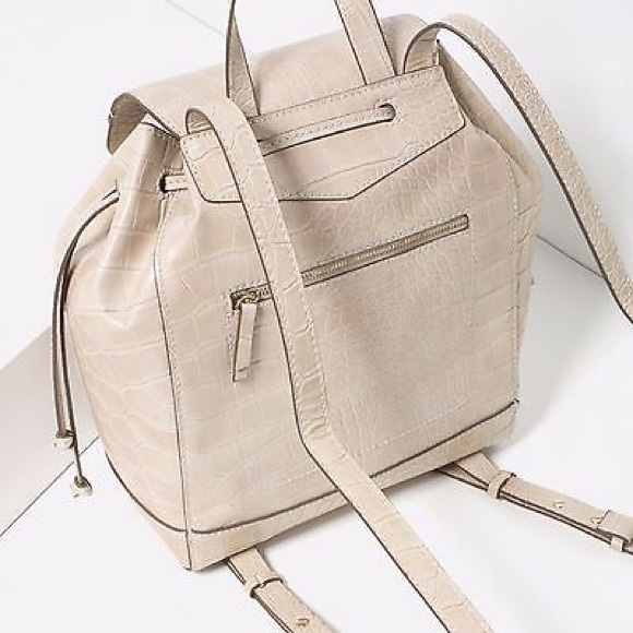 Ecru embossed backpack -- Zara